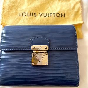Louis Vuitton Blue EPI short wallet